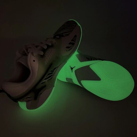 New Mens Nike Air Jordan Heir Vapor Green Glow N The Dark Shoes Sz 10 FZ2471-100 main image 8